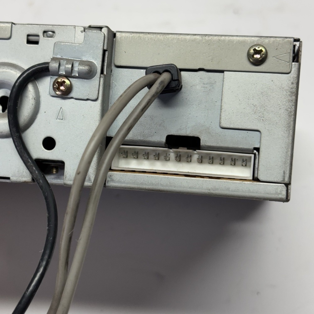 1995 PIONEER Super Tuner III CD Player DEH-415 Car Stereo Unit Removable Face - Picture 10 of 12